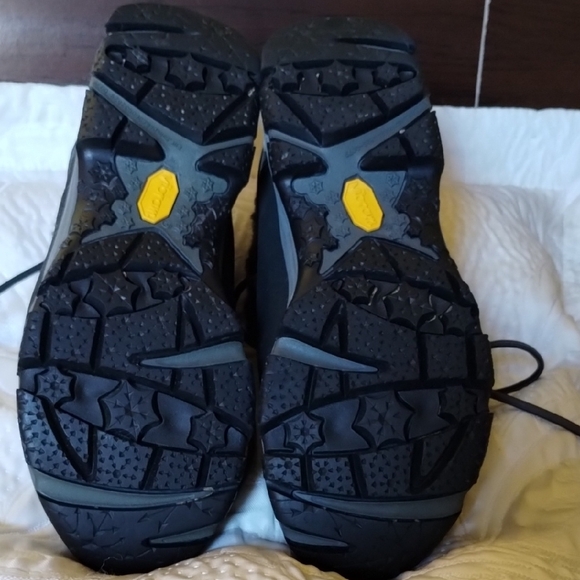 Merrell Black Winter Boots - Picture 7 of 13